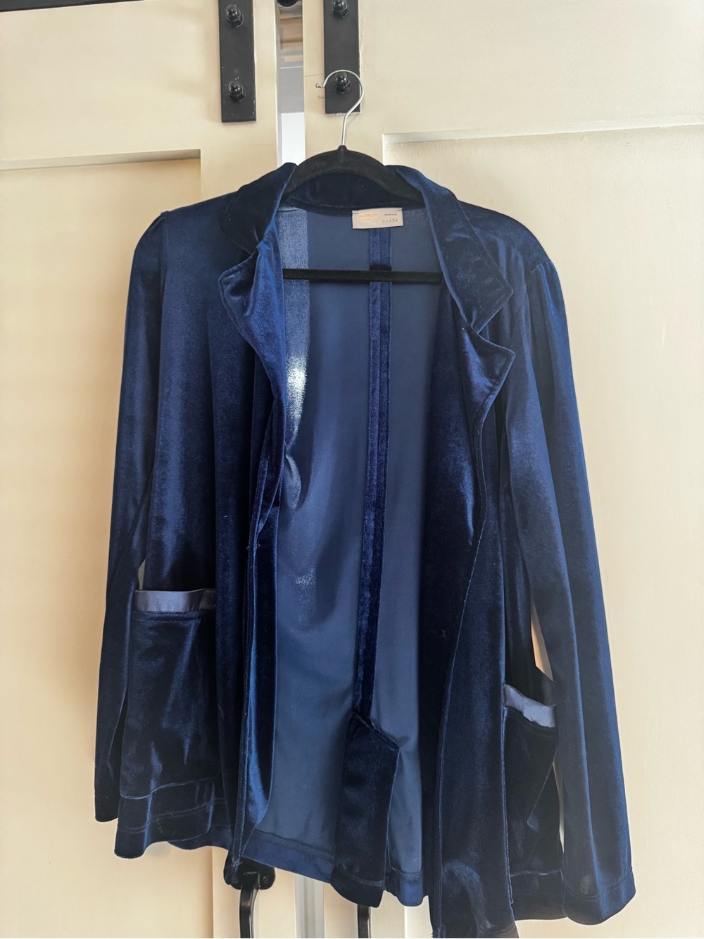 SOUTHCOTT Navy Velvet Open-Front Blazer